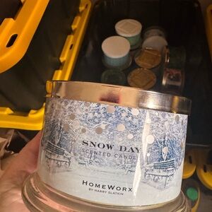 HomeWorx Snow Day Scented Candle - Blue and Silver